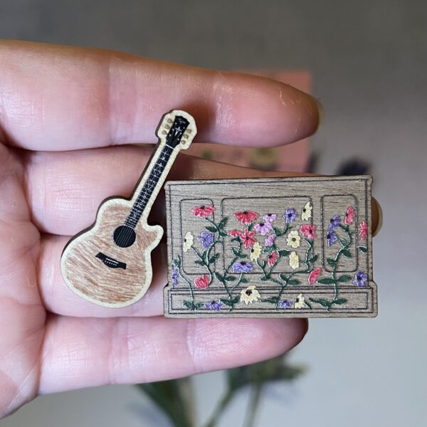 Wooden Surprise Song Guitar Pin - Image 6