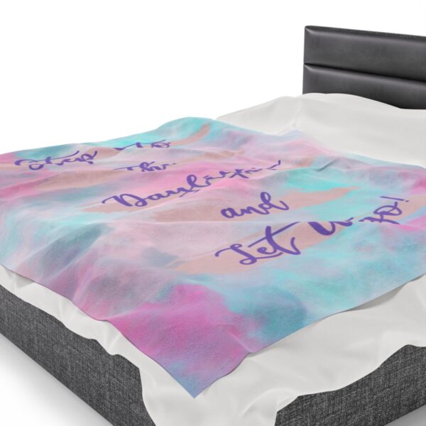 Daylight Velveteen Plush Blanket - Image 7